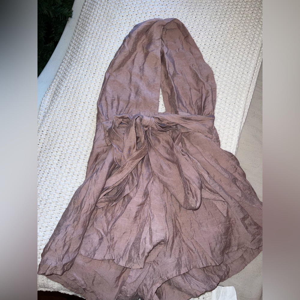 Showpo romper size 6 rose color